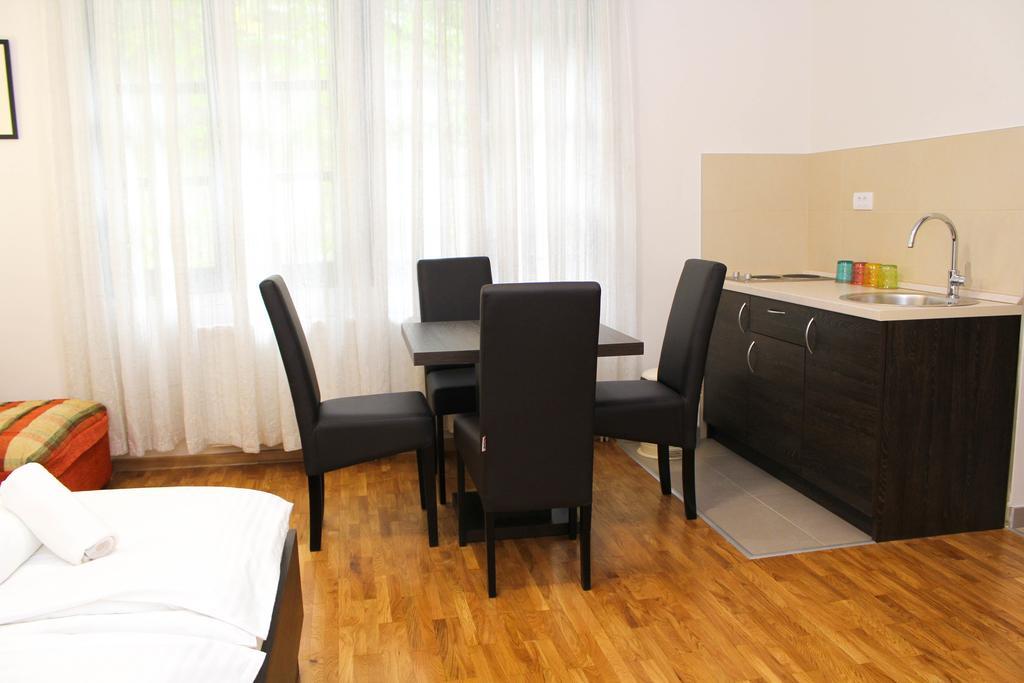 Wake Up Apartments And Rooms Beograd Bagian luar foto